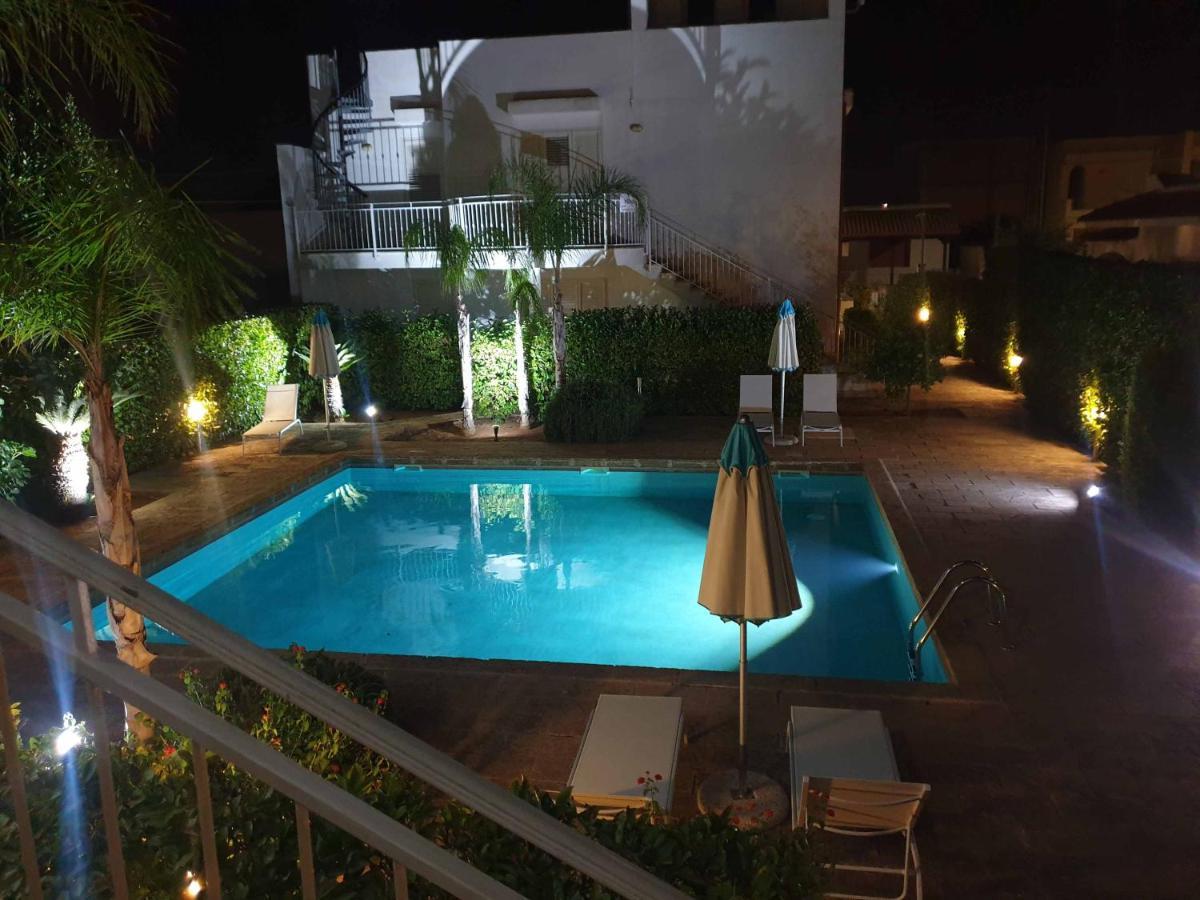 Lucrezia Relax Aparthotel Nardo Bagian luar foto